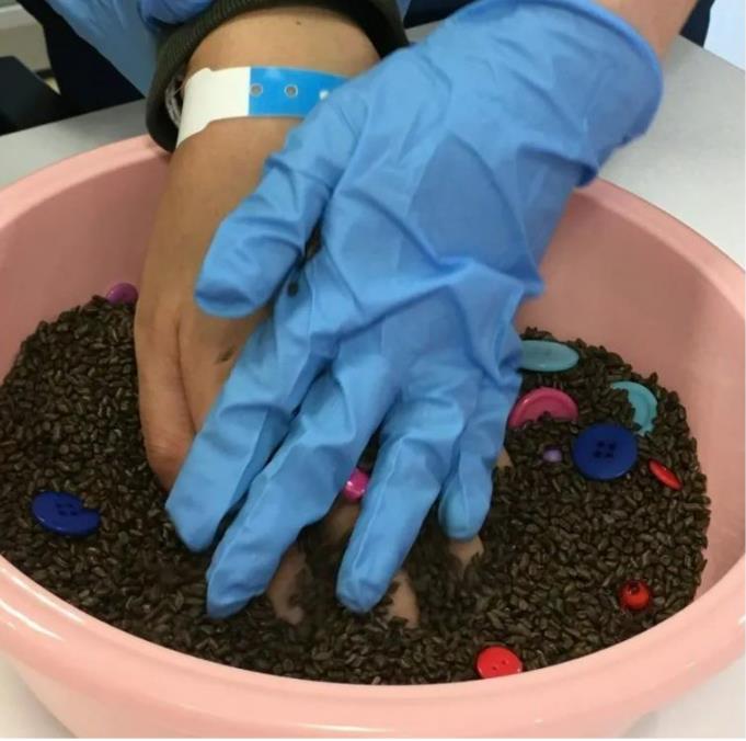 康复中心不光要做身体的康复，还要重建患者信心