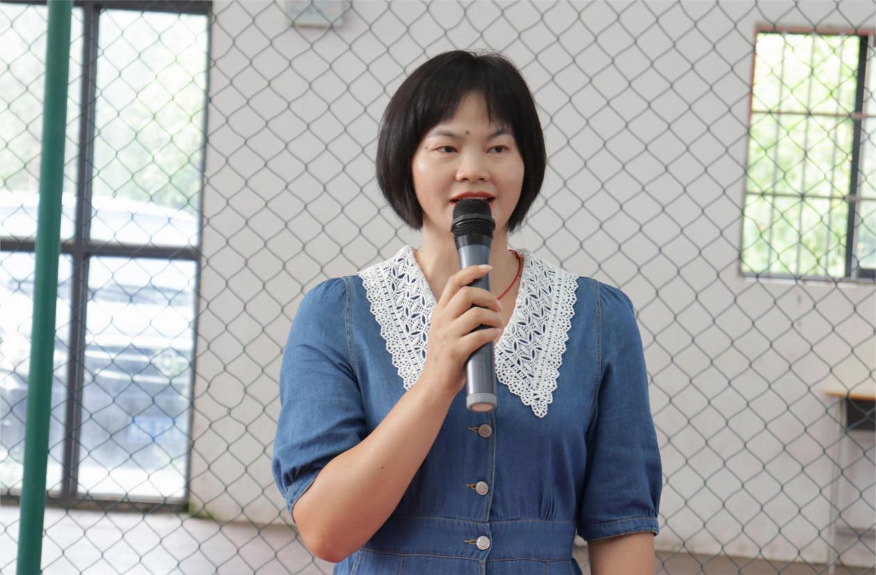 秋风送爽，蚁心送爱，情暖人心