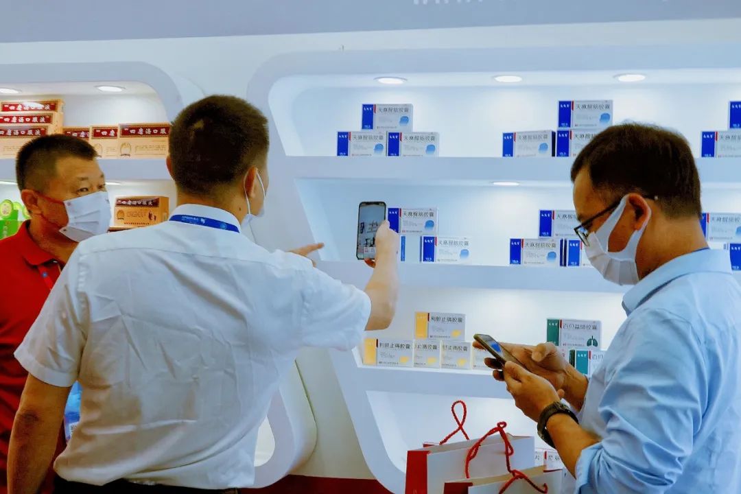  汉森制药亮相2022年西普会丨四磨汤口服液再度荣膺“健康产业品牌榜”