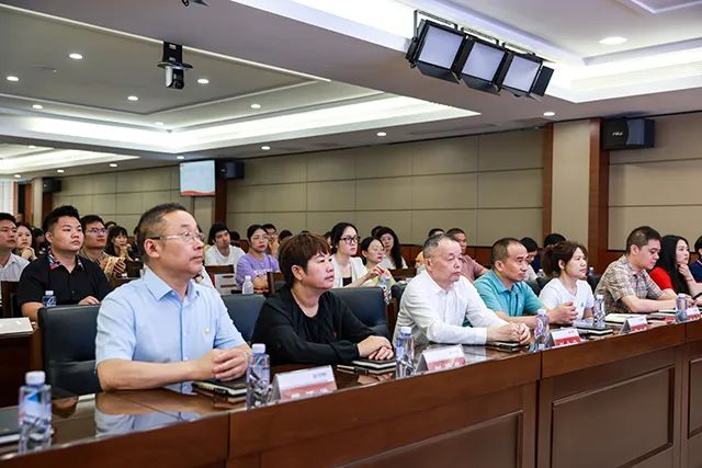 湖南师范大学MBA移动课堂走进汉森制药