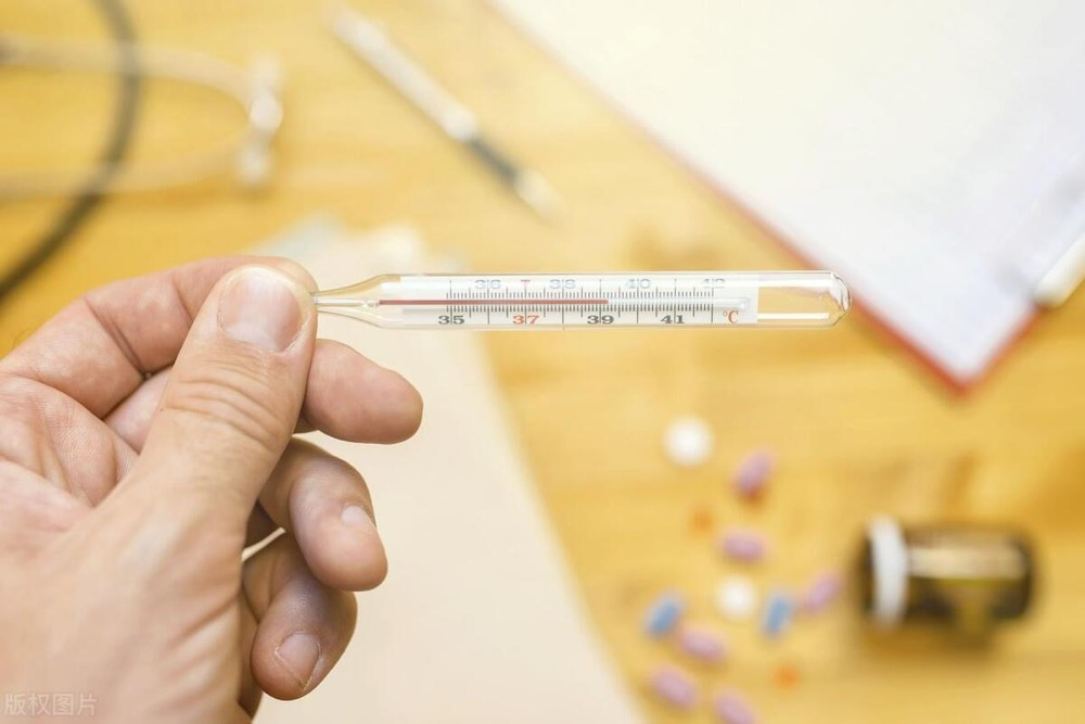 避开这二条治疗误区！感冒发烧用连花清瘟对症治疗