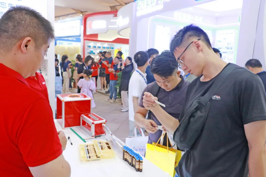 喜讯 | 漢森&reg;四磨汤口服液再次荣膺西普会“健康产业品牌榜”