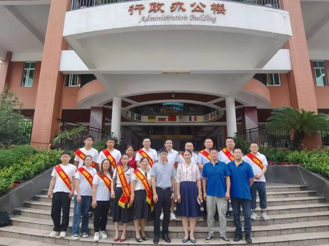 苏州天龙制药携手东莞国药集团开展走进东莞外国语学校公益活动