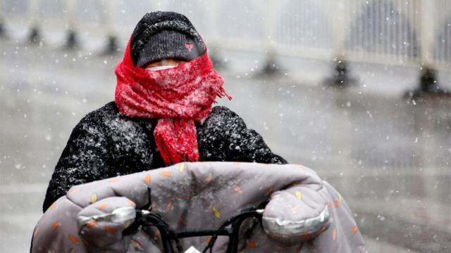 强寒潮到来，国货羽绒服军大衣和国民药膏京万红更般配