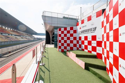 引擎轰鸣，F1中国赛再燃战火，京万红温馨提示速度与只在赛场！