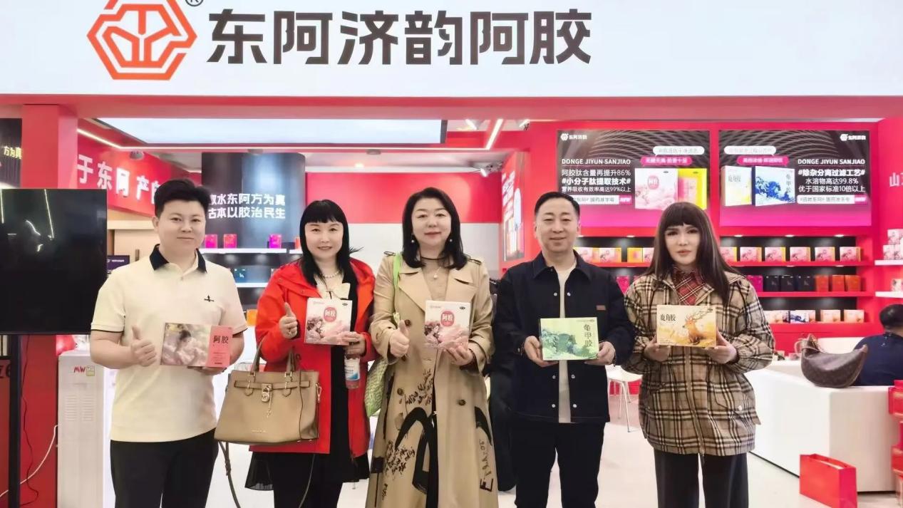 热烈祝贺四美星耀未来校长张新婷荣获双品荣耀 - 榜样人物