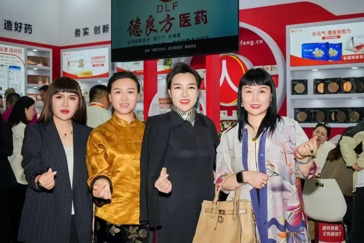 热烈祝贺四美星耀未来校长张新婷荣获双品荣耀 - 榜样人物