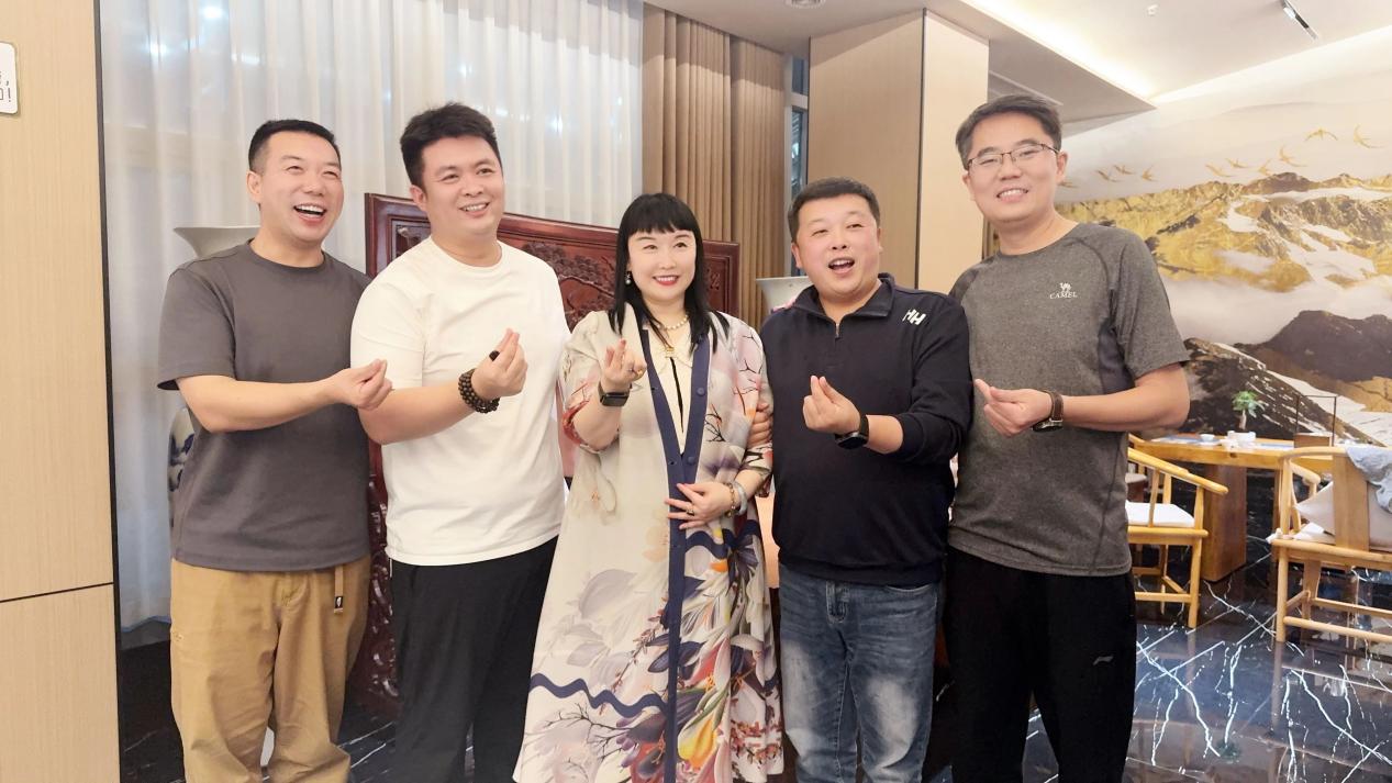 热烈祝贺四美星耀未来校长张新婷荣获双品荣耀 - 榜样人物