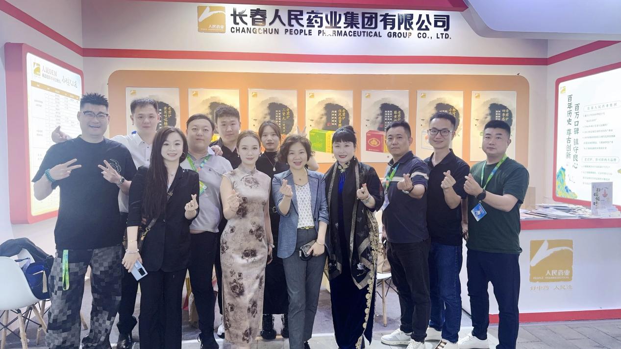 热烈祝贺四美星耀未来校长张新婷荣获“西湖奖・中国医药巾帼影响力人物”