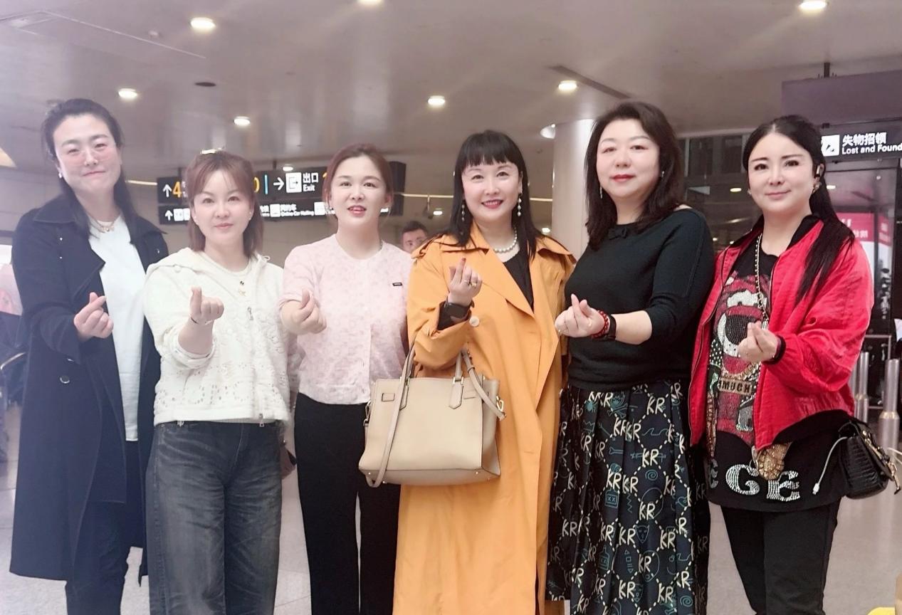 热烈祝贺四美星耀未来校长张新婷荣获“西湖奖・中国医药巾帼影响力人物”