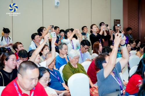 药店非药品类营销实战领航者李胜塔在第五届星辰会发表主题演讲，分享药店非药品类增长新引擎