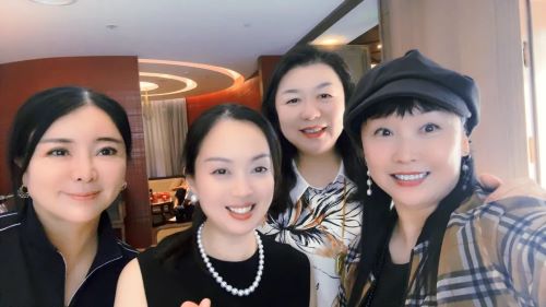 四美同学汇相聚西普会 探索大健康新趋势