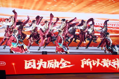 万艋齐聚长兴，励全晚宴以“敢动”之姿照亮行业未来