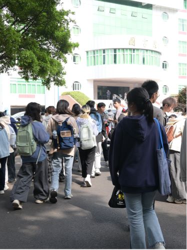 赤尾“防艾高校行”：11年坚守，为青春筑起坚固健康防线