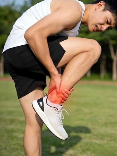 崴脚用伤科灵喷雾剂可以吗？