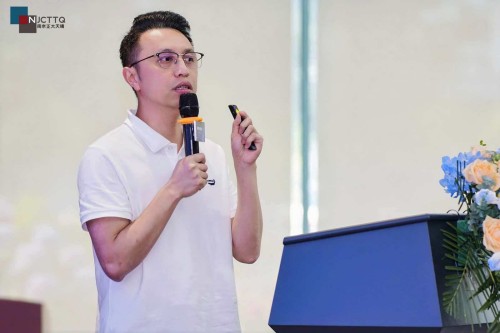 银潮下的药店进化：李胜塔在南京正大天晴共创会深度解读“健康驿站+长者友好”融合之道