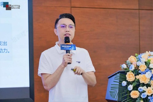 银潮下的药店进化：李胜塔在南京正大天晴共创会深度解读“健康驿站+长者友好”融合之道