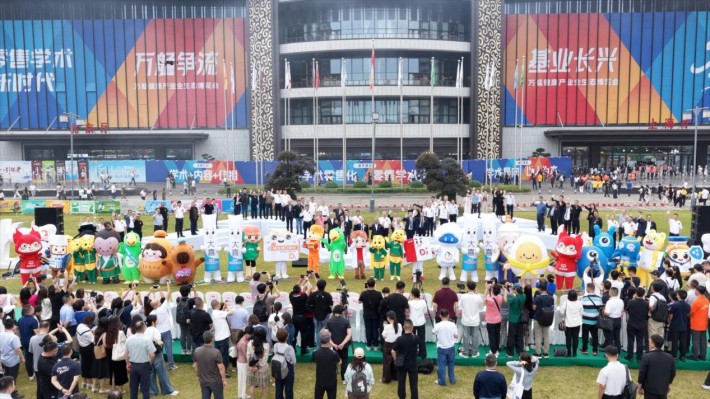 “零售学术新时代”启幕，2026万艋会共绘行业新篇